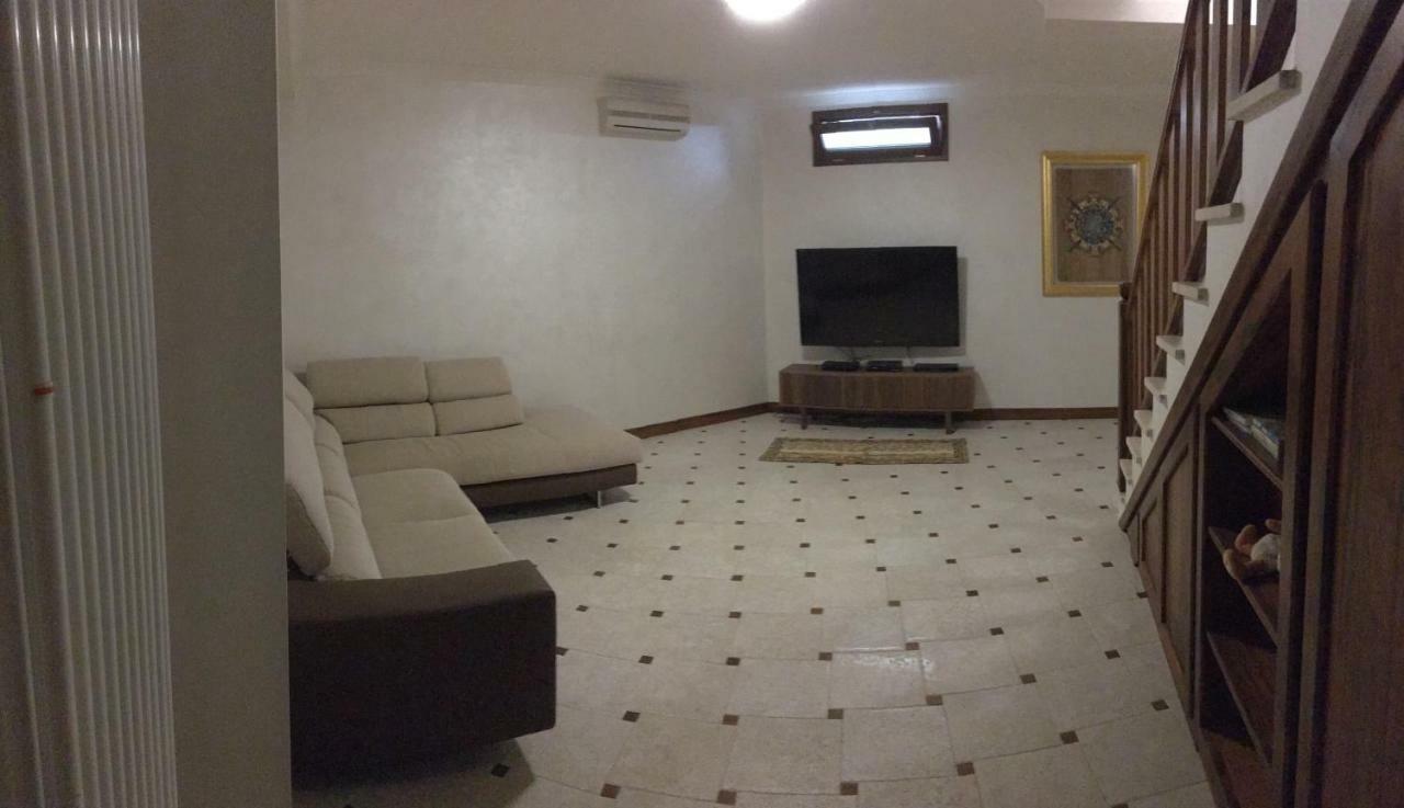 Villa Venere Near The Sea- 25 Minutes To S.Peter 라디스폴리 외부 사진